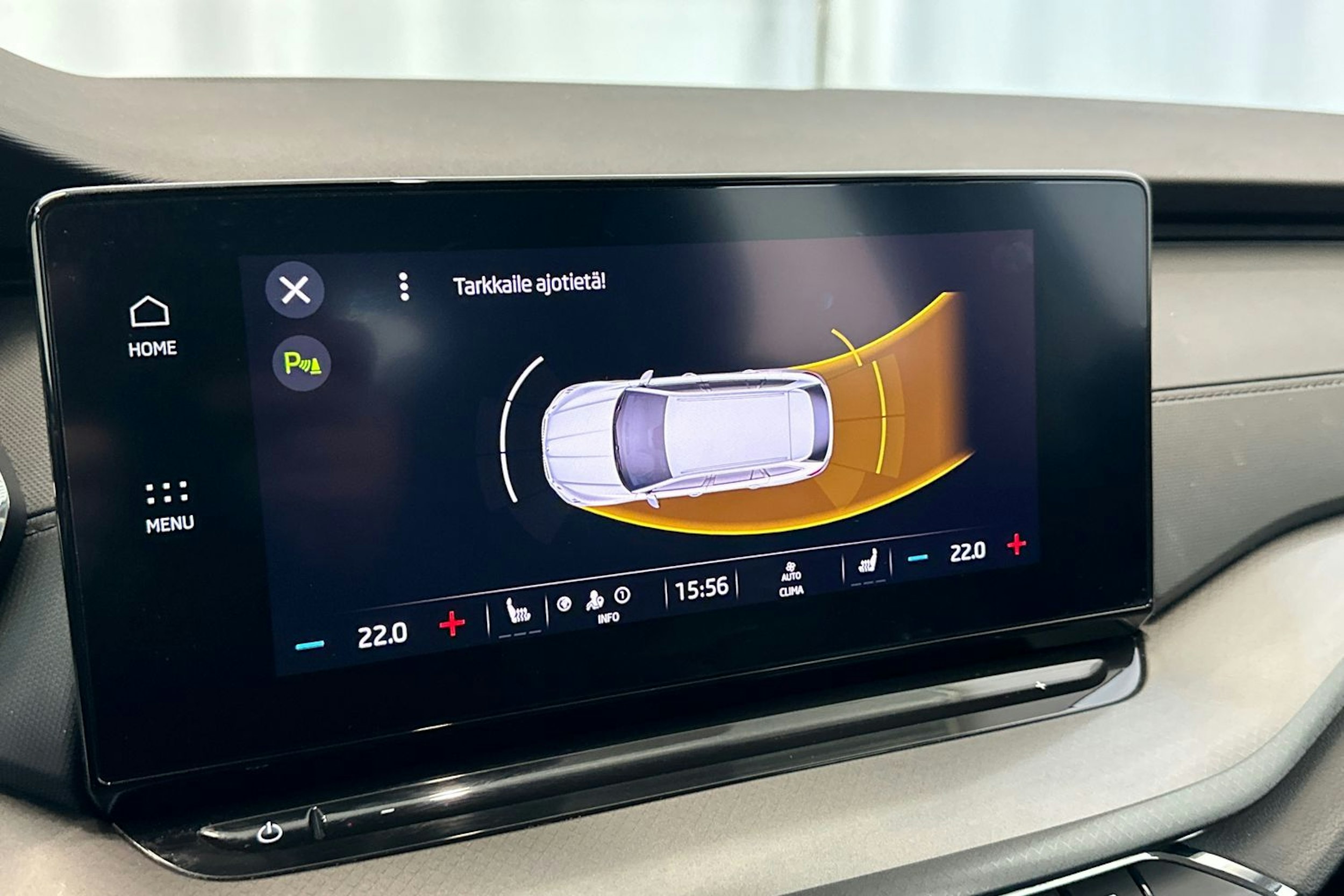 valkoinen Skoda Octavia 2022 kuva 27.