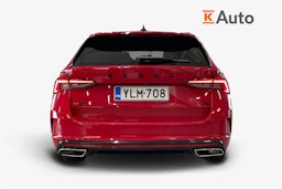 punainen Skoda Octavia 2022 kuva 3.