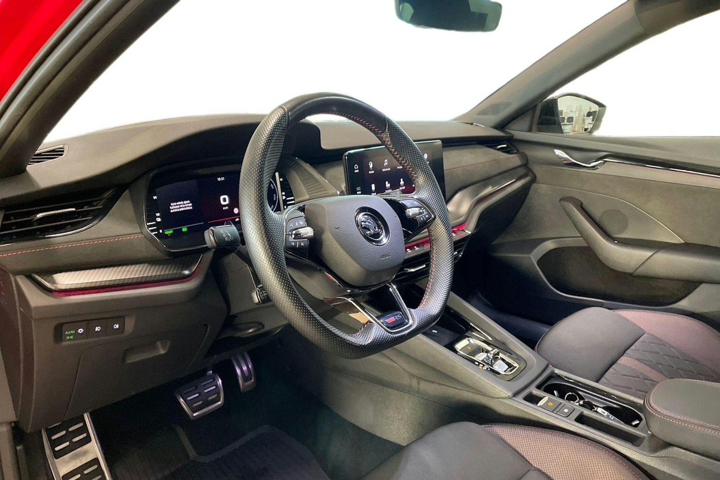 punainen Skoda Octavia 2022 kuva 7.