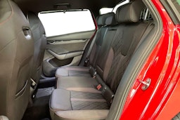 punainen Skoda Octavia 2022 kuva 10.