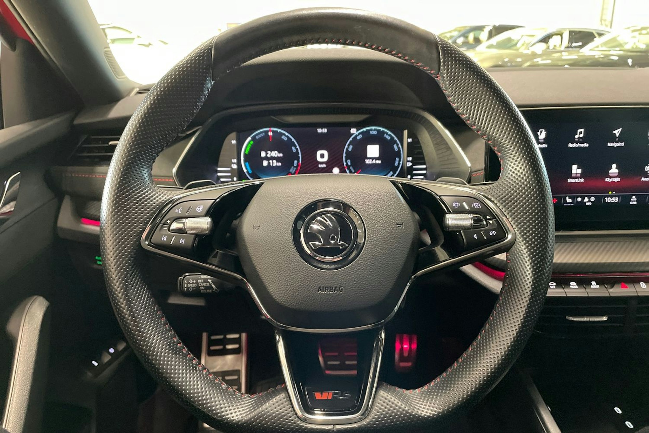 punainen Skoda Octavia 2022 kuva 16.