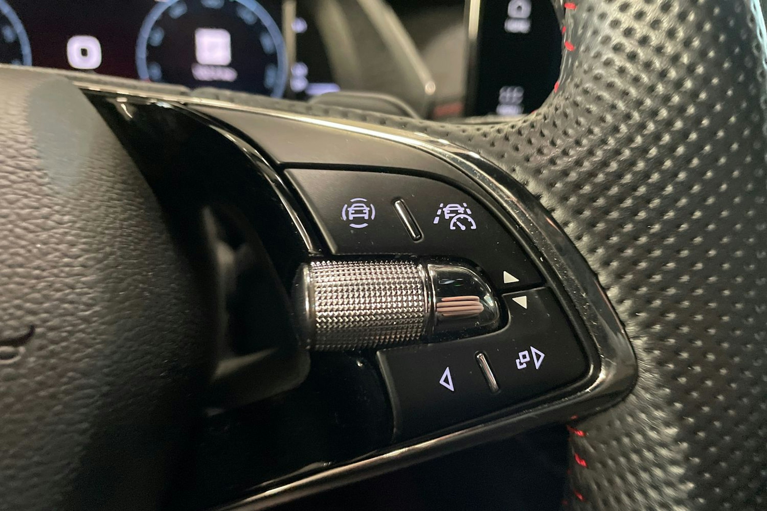 punainen Skoda Octavia 2022 kuva 17.