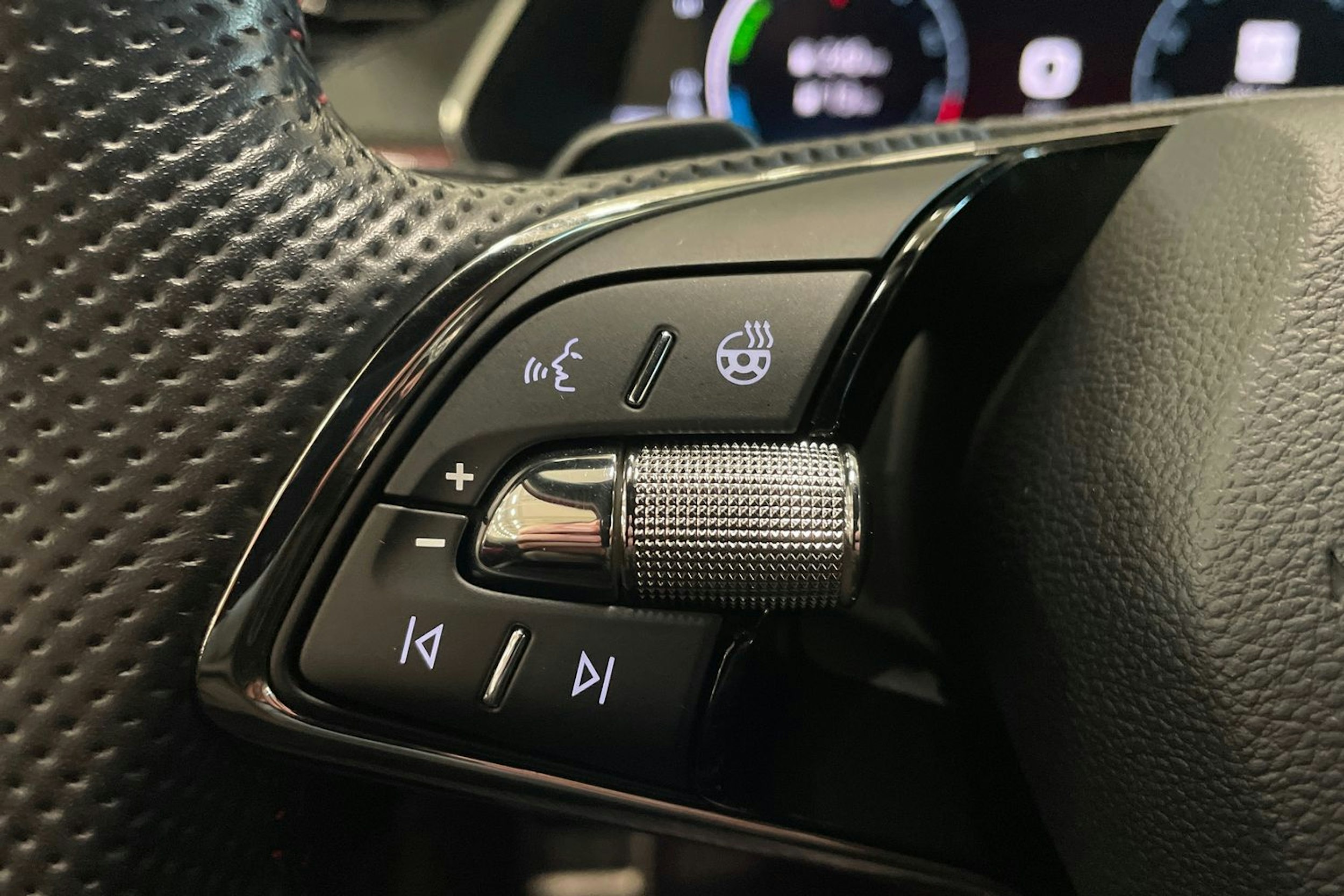 punainen Skoda Octavia 2022 kuva 18.