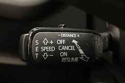 punainen Skoda Octavia 2022 kuva 19.