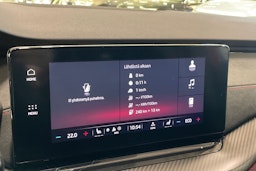 punainen Skoda Octavia 2022 kuva 24.