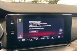 punainen Skoda Octavia 2022 kuva 27.