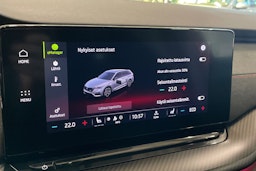 punainen Skoda Octavia 2022 kuva 31.