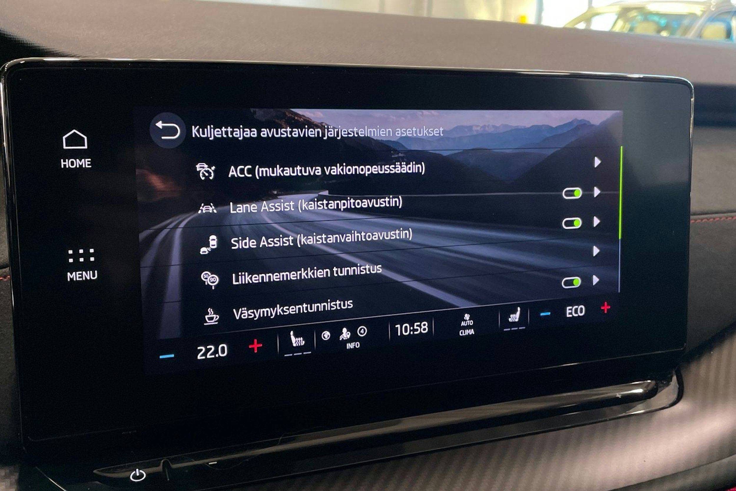 punainen Skoda Octavia 2022 kuva 34.