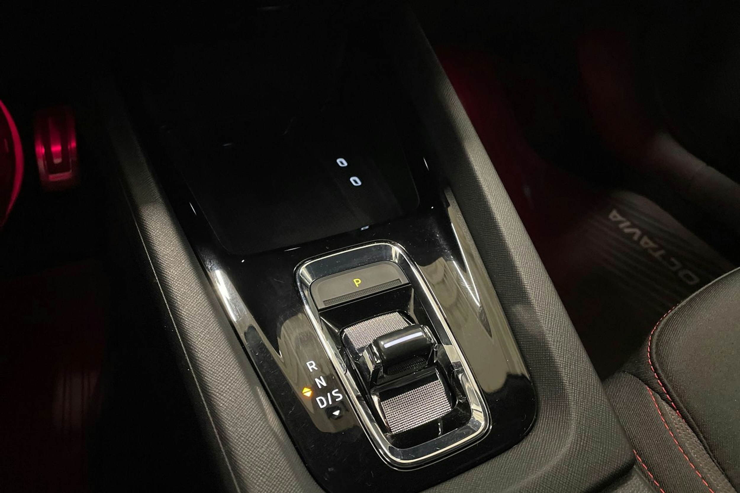 punainen Skoda Octavia 2022 kuva 37.