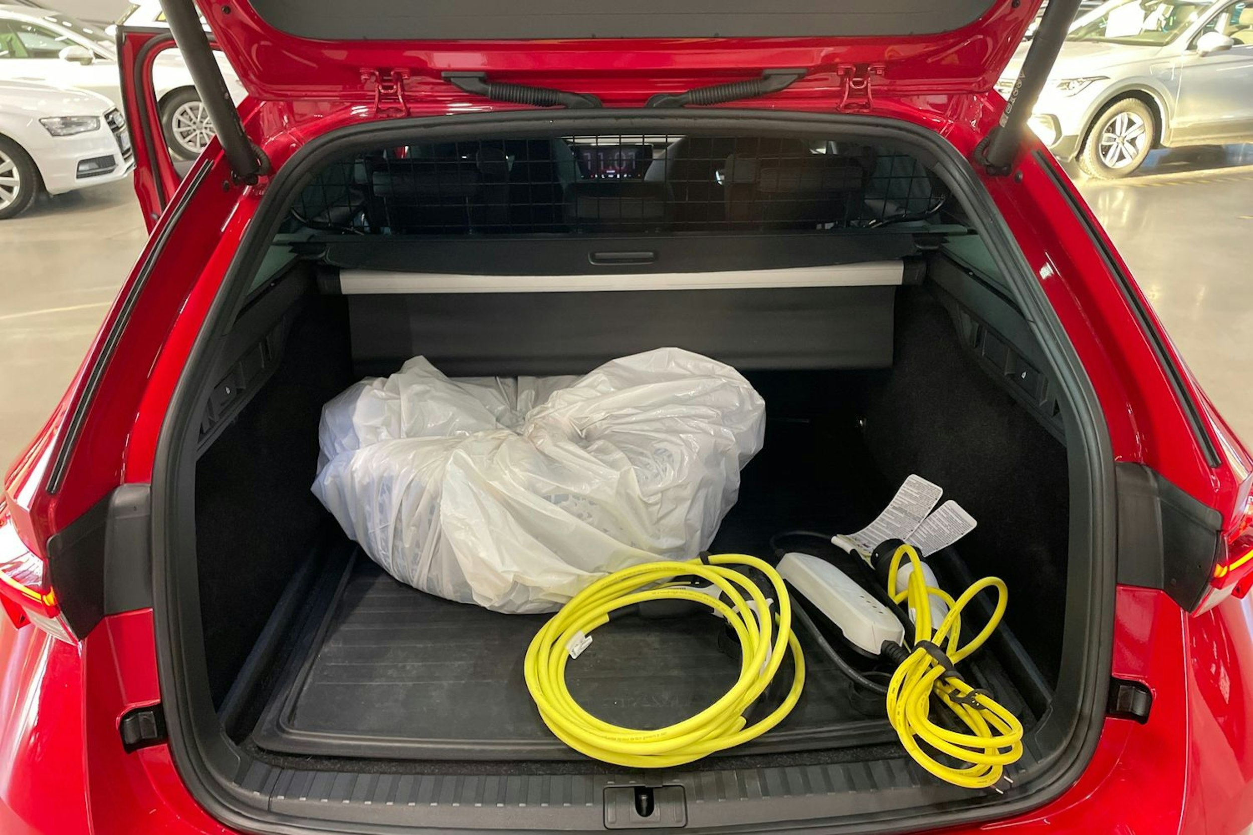 punainen Skoda Octavia 2022 kuva 42.