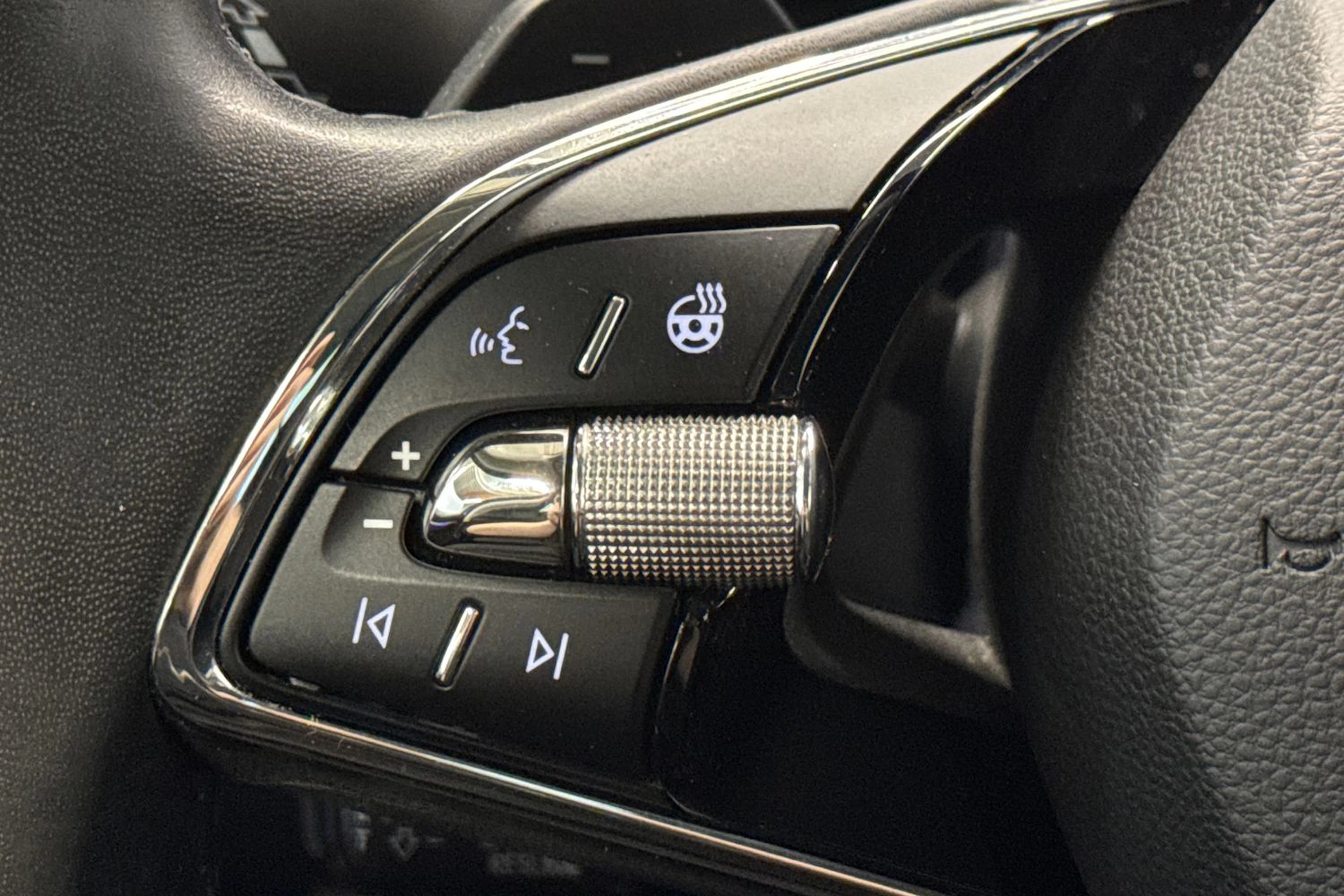harmaa Skoda Octavia 2022 kuva 24.