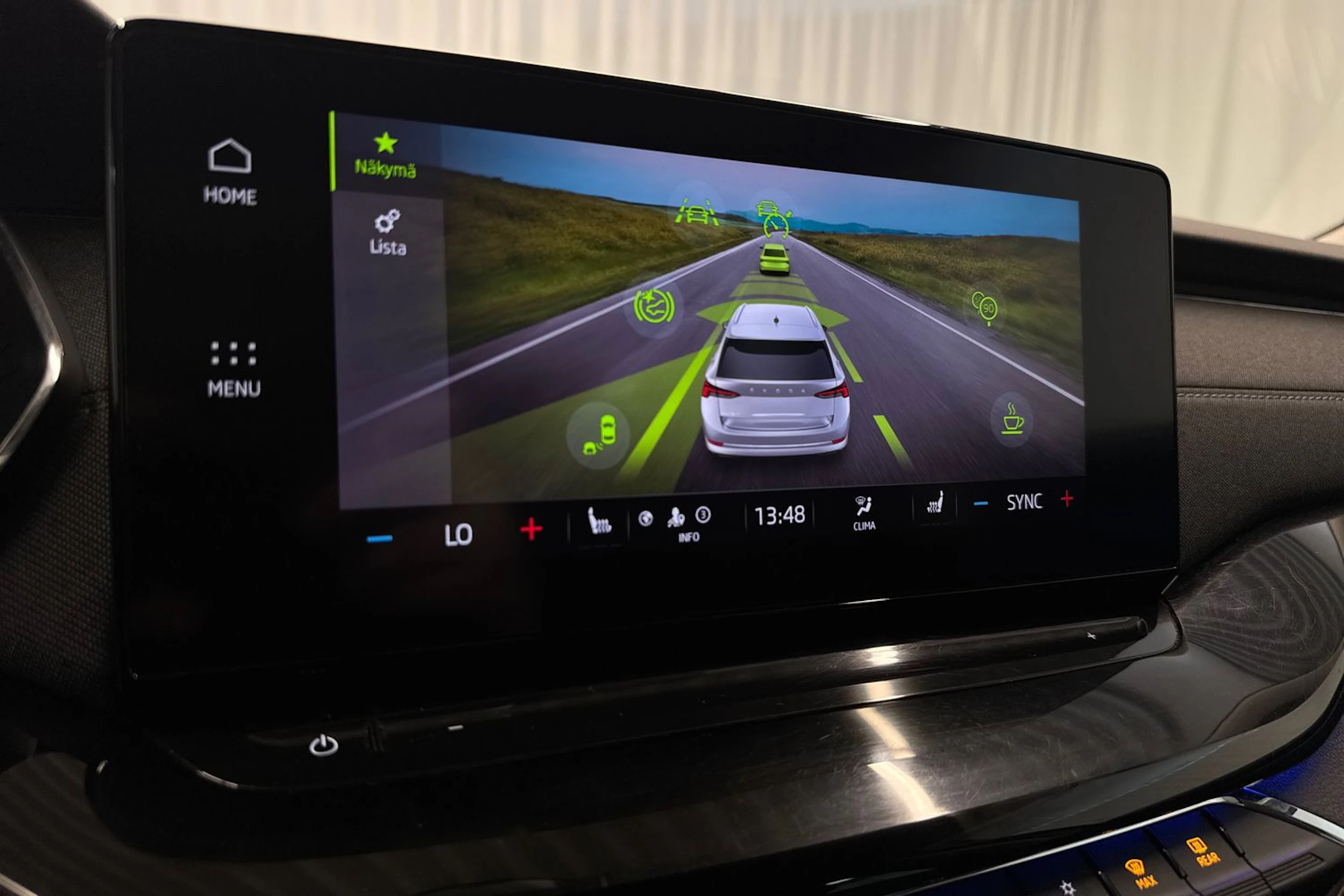 harmaa Skoda Octavia 2022 kuva 31.