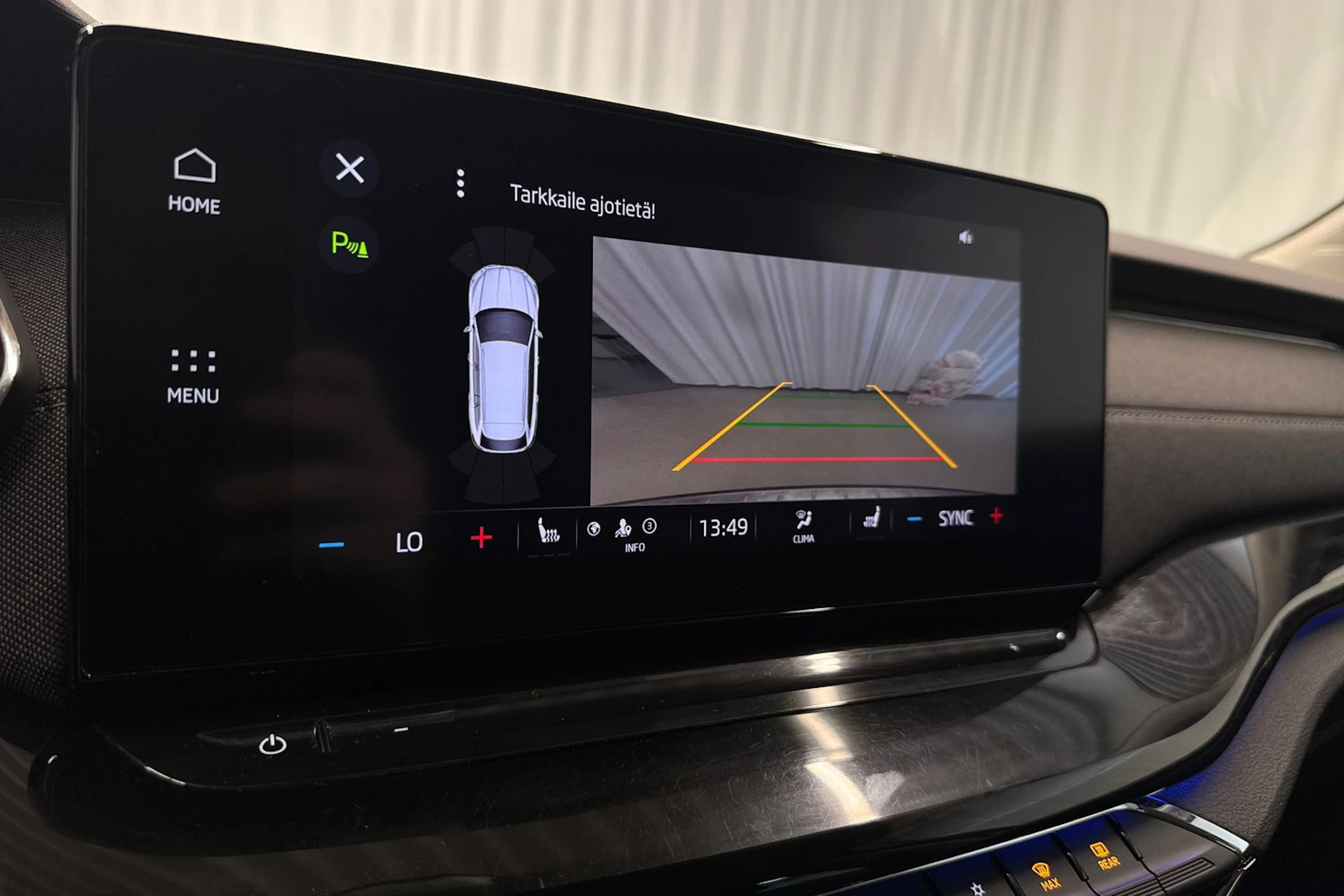 harmaa Skoda Octavia 2022 kuva 34.