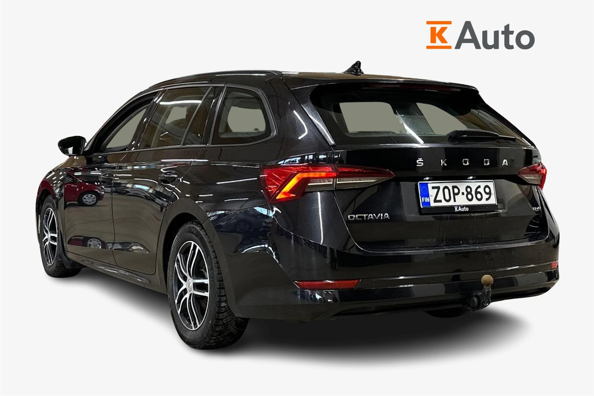 musta Skoda Octavia 2022 kuva 2.