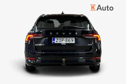 musta Skoda Octavia 2022 kuva 3.