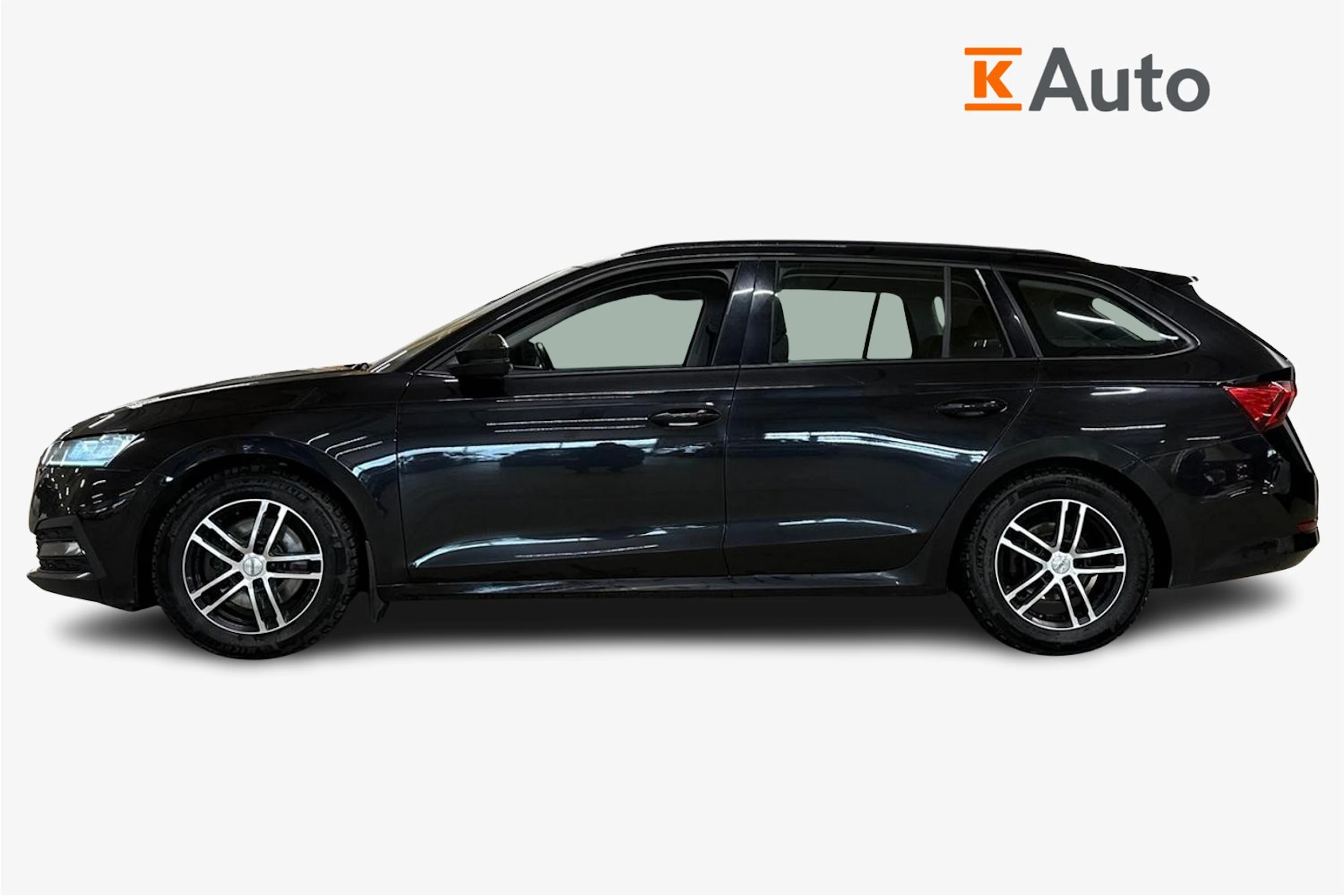 musta Skoda Octavia 2022 kuva 5.