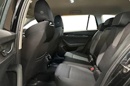 musta Skoda Octavia 2022 kuva 8.