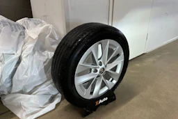 musta Skoda Octavia 2022 kuva 10.