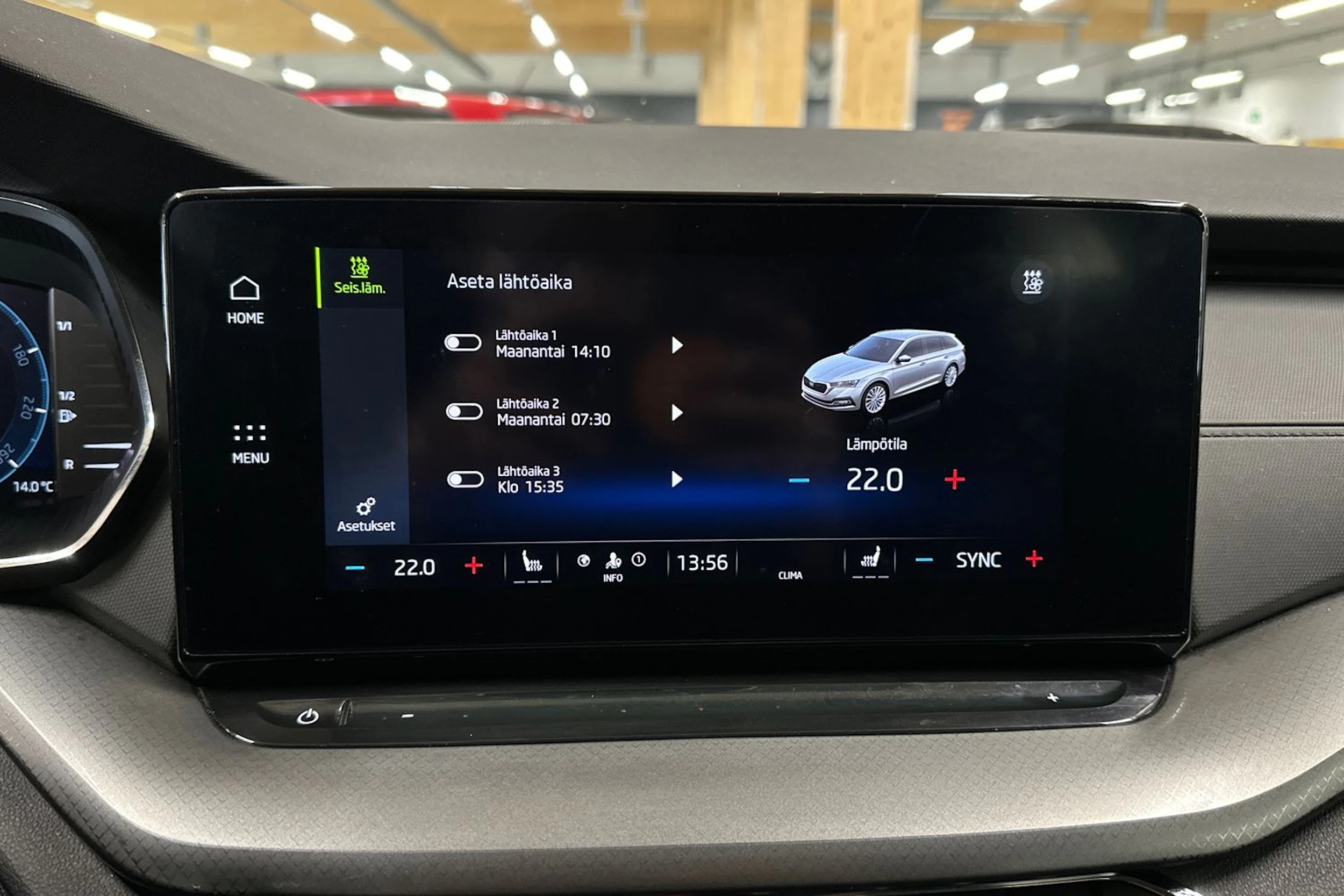 musta Skoda Octavia 2022 kuva 13.