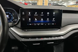 musta Skoda Octavia 2022 kuva 14.