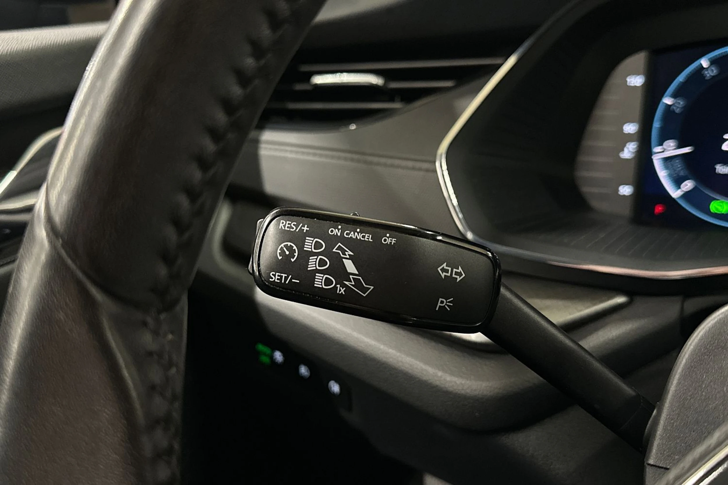 musta Skoda Octavia 2022 kuva 17.