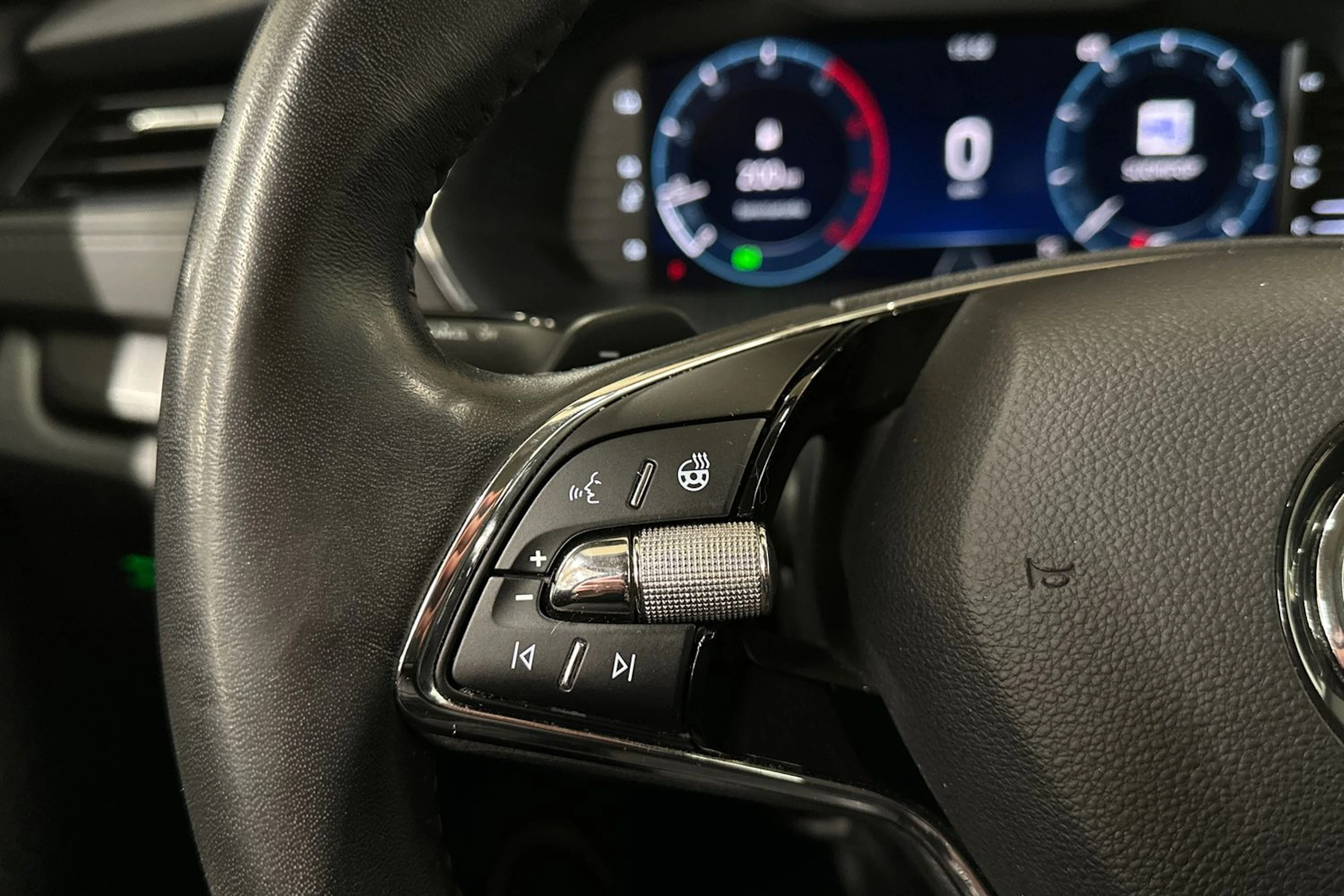 musta Skoda Octavia 2022 kuva 19.