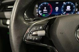 musta Skoda Octavia 2022 kuva 19.