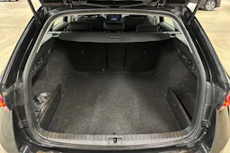 musta Skoda Octavia 2022 kuva 22.