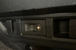 musta Skoda Octavia 2022 kuva 23.