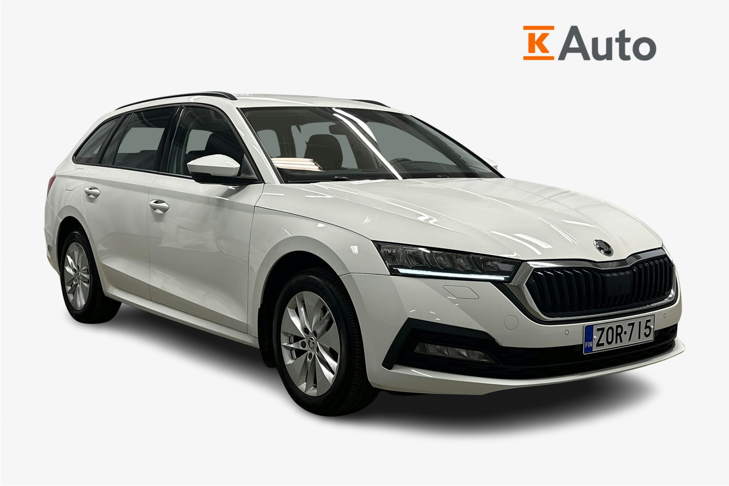 valkoinen Skoda Octavia 2022 kuva 1.