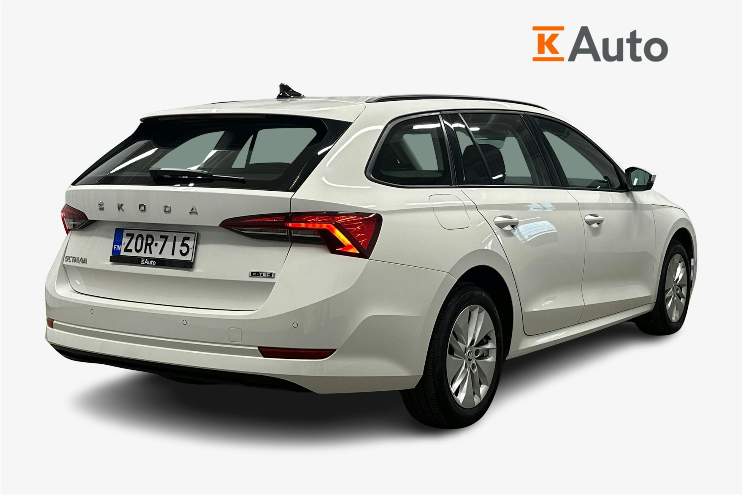 valkoinen Skoda Octavia 2022 kuva 2.