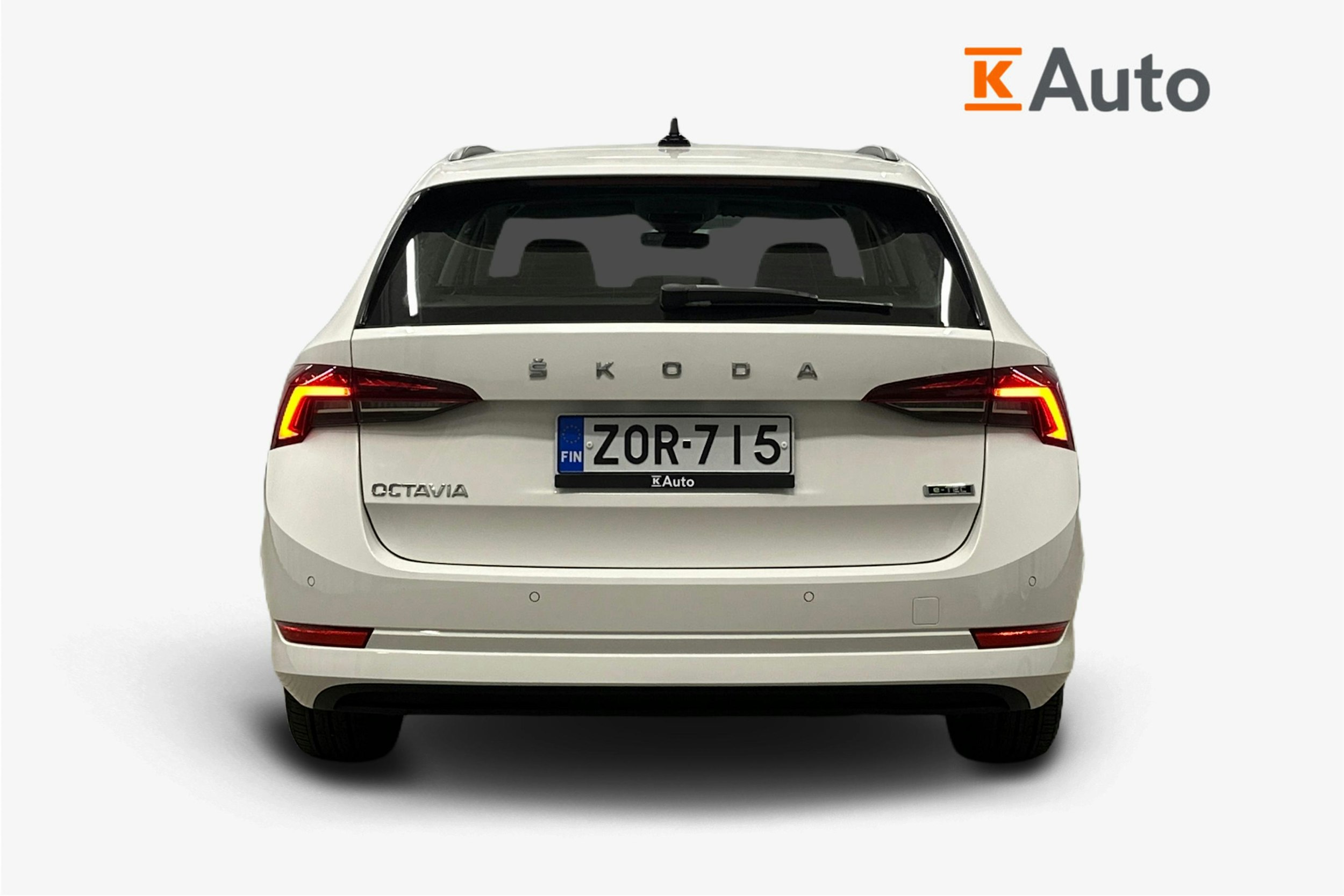 valkoinen Skoda Octavia 2022 kuva 3.