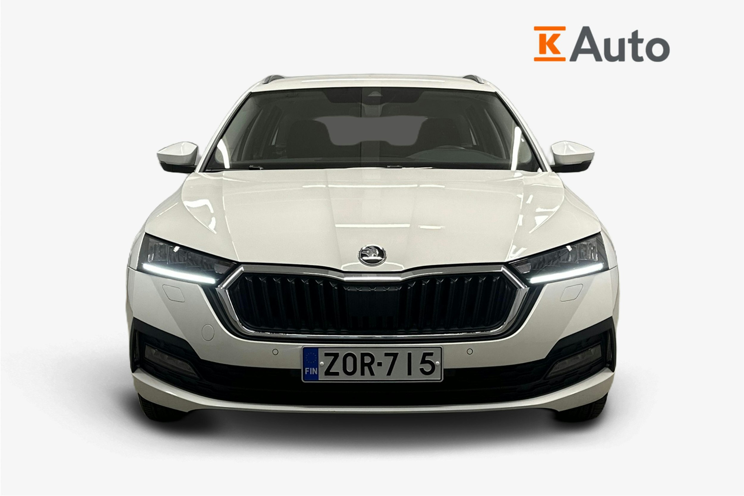 valkoinen Skoda Octavia 2022 kuva 5.
