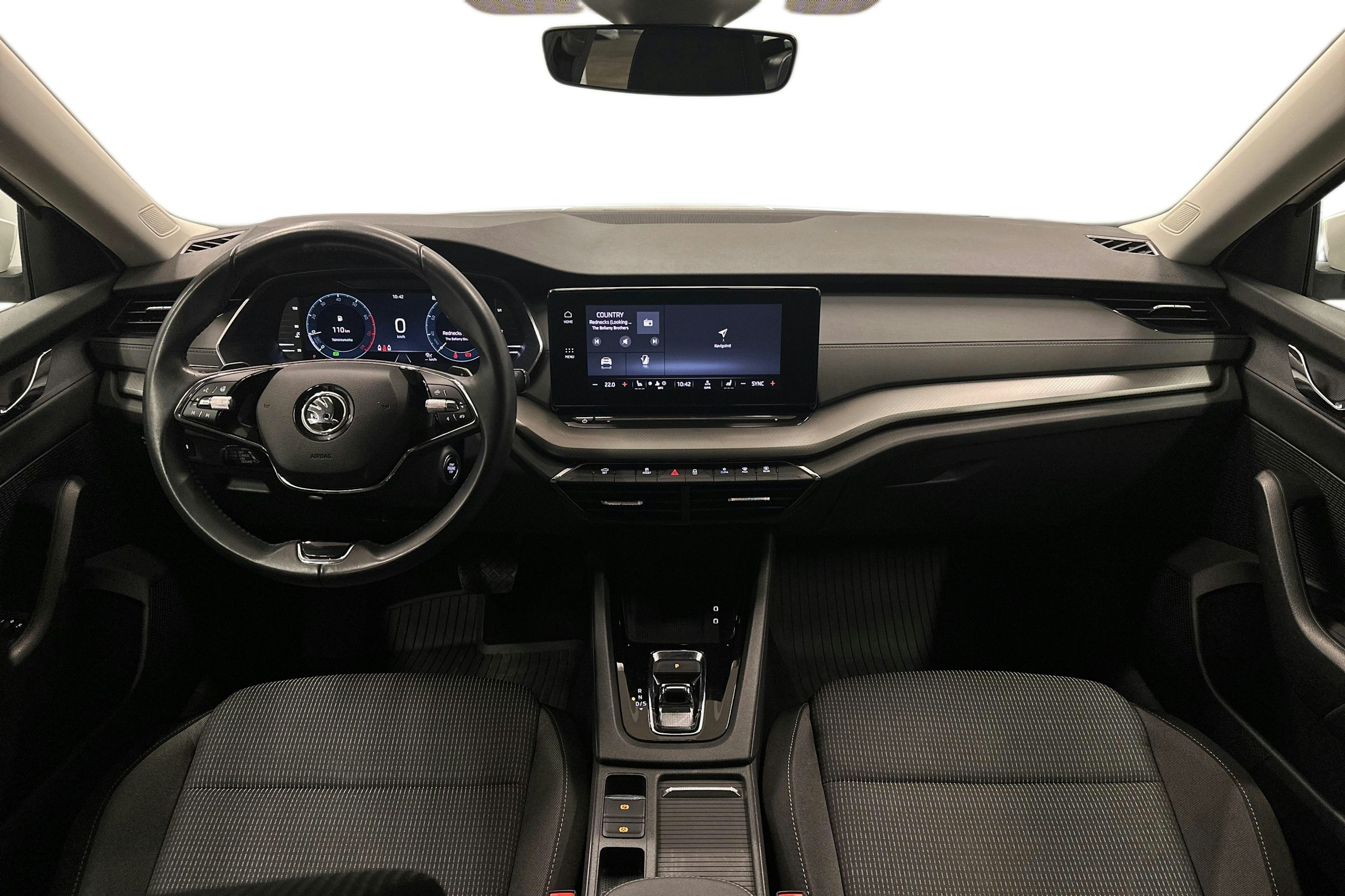 valkoinen Skoda Octavia 2022 kuva 9.
