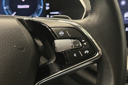 valkoinen Skoda Octavia 2022 kuva 19.
