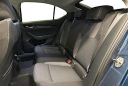 sininen Skoda Octavia 2023 kuva 10.