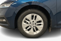sininen Skoda Octavia 2023 kuva 11.