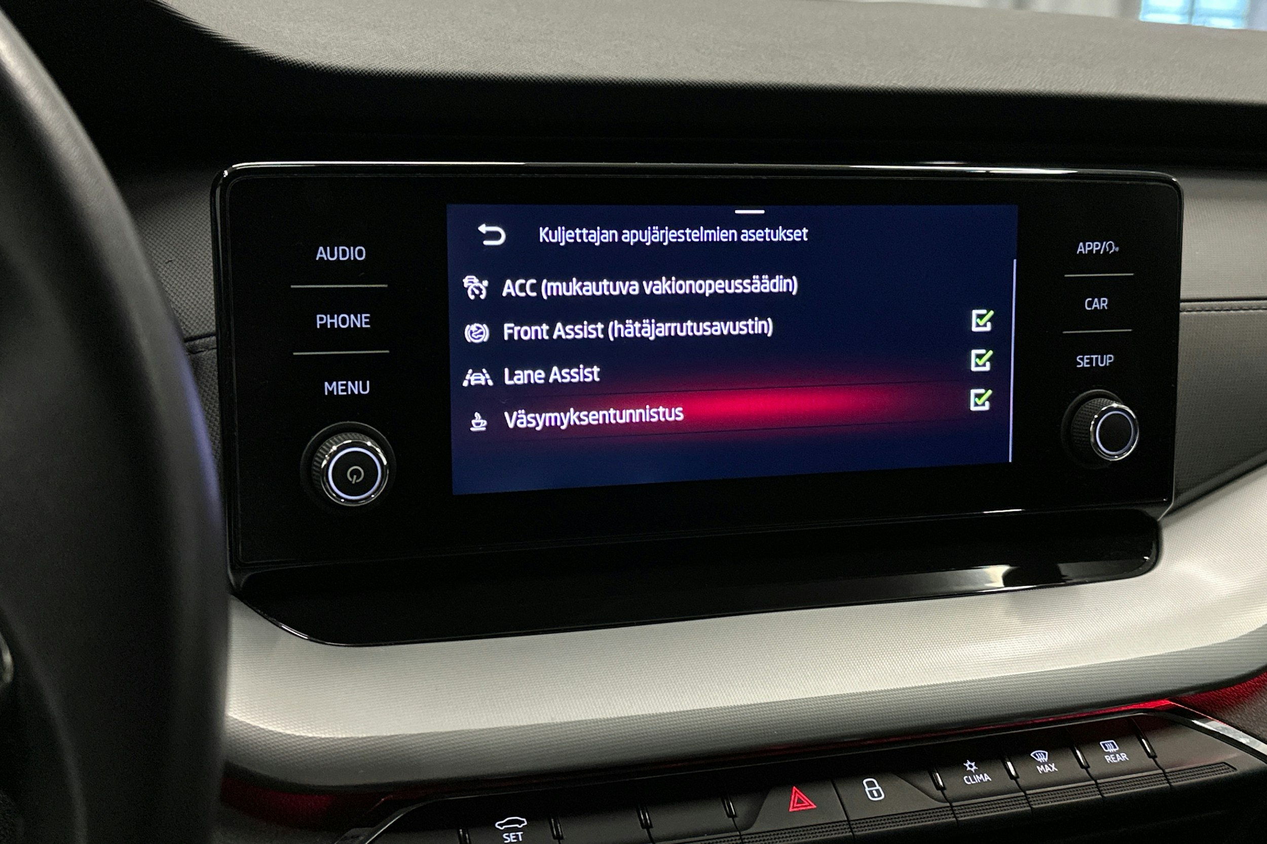 sininen Skoda Octavia 2023 kuva 21.