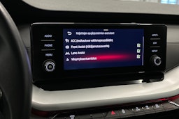 sininen Skoda Octavia 2023 kuva 21.