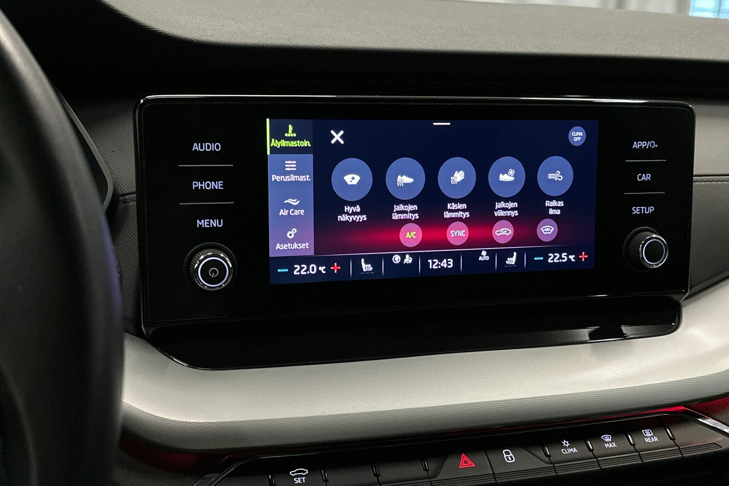 sininen Skoda Octavia 2023 kuva 24.