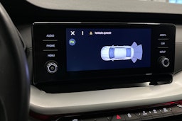 sininen Skoda Octavia 2023 kuva 26.