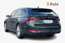 musta Skoda Octavia 2023 kuva 2.
