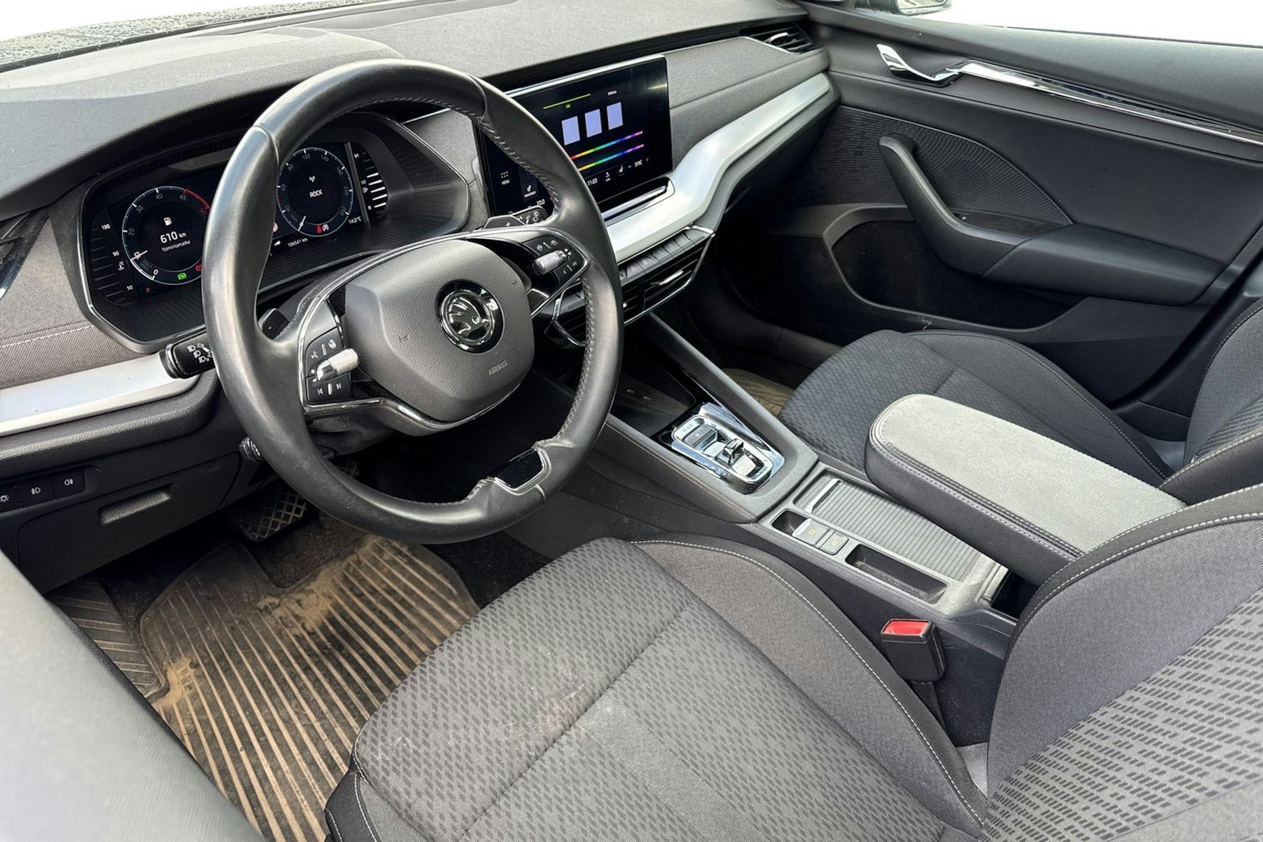musta Skoda Octavia 2023 kuva 3.