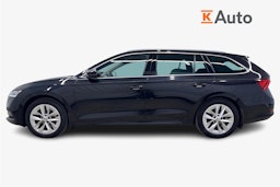 musta Skoda Octavia 2023 kuva 6.