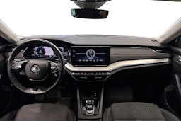 musta Skoda Octavia 2023 kuva 9.