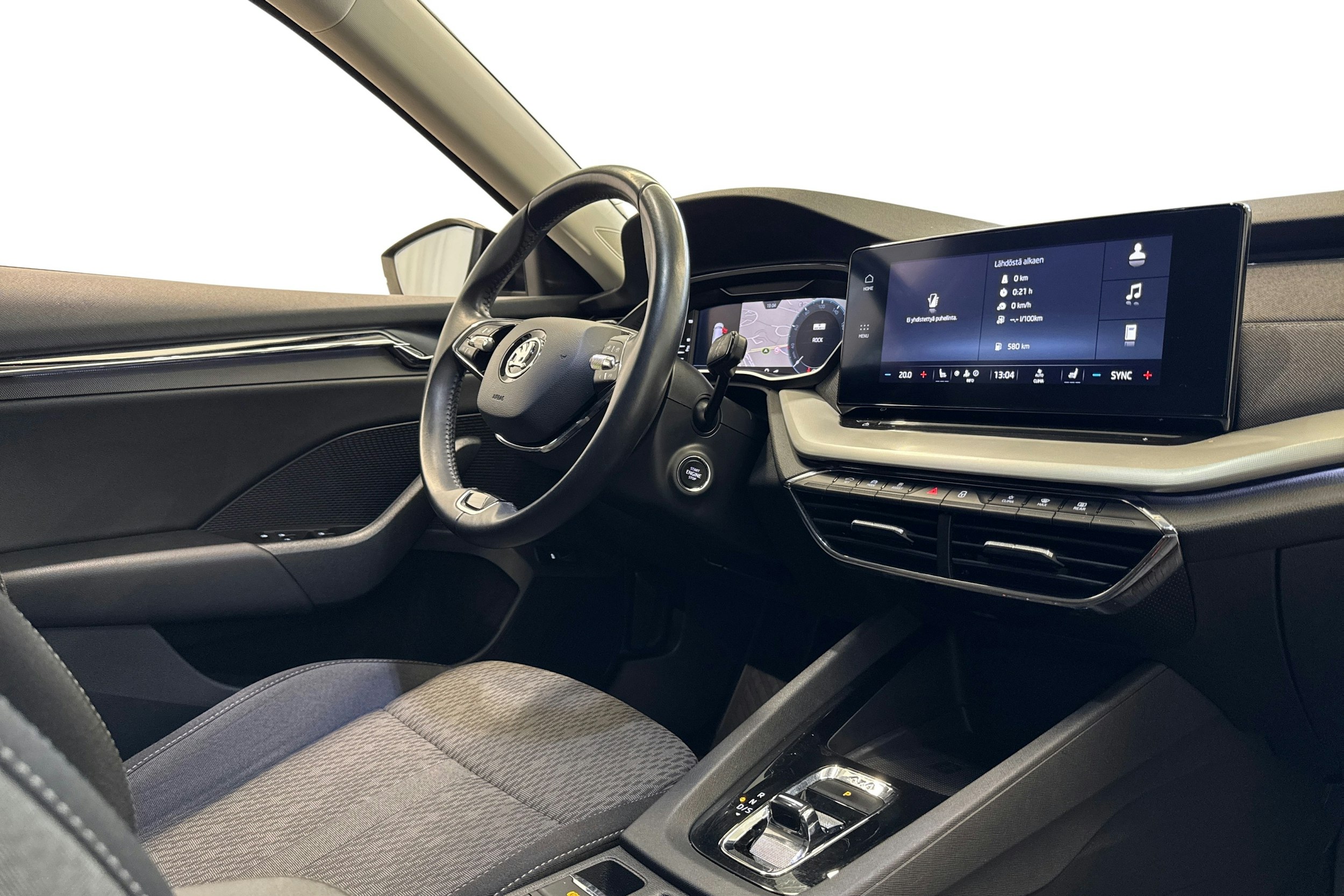 musta Skoda Octavia 2023 kuva 10.