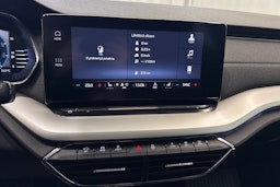 musta Skoda Octavia 2023 kuva 20.