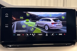 musta Skoda Octavia 2023 kuva 22.