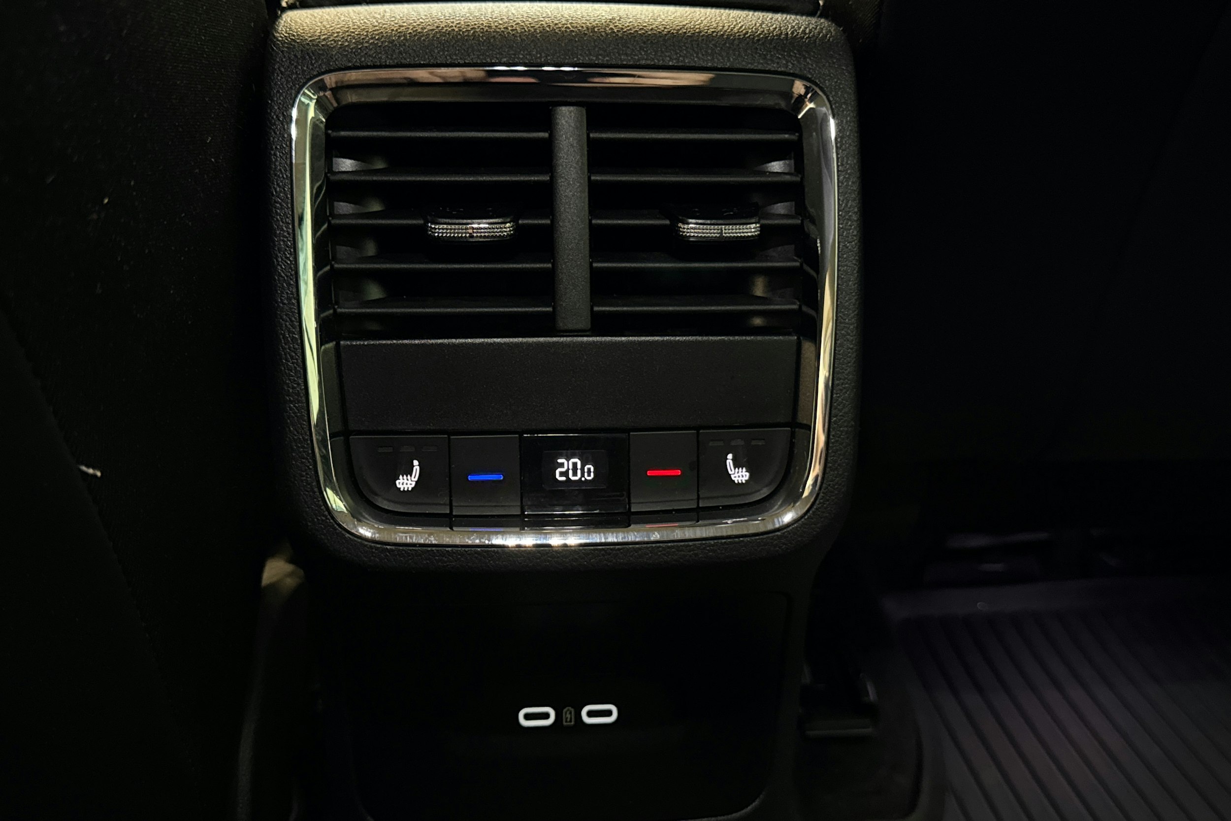musta Skoda Octavia 2023 kuva 29.
