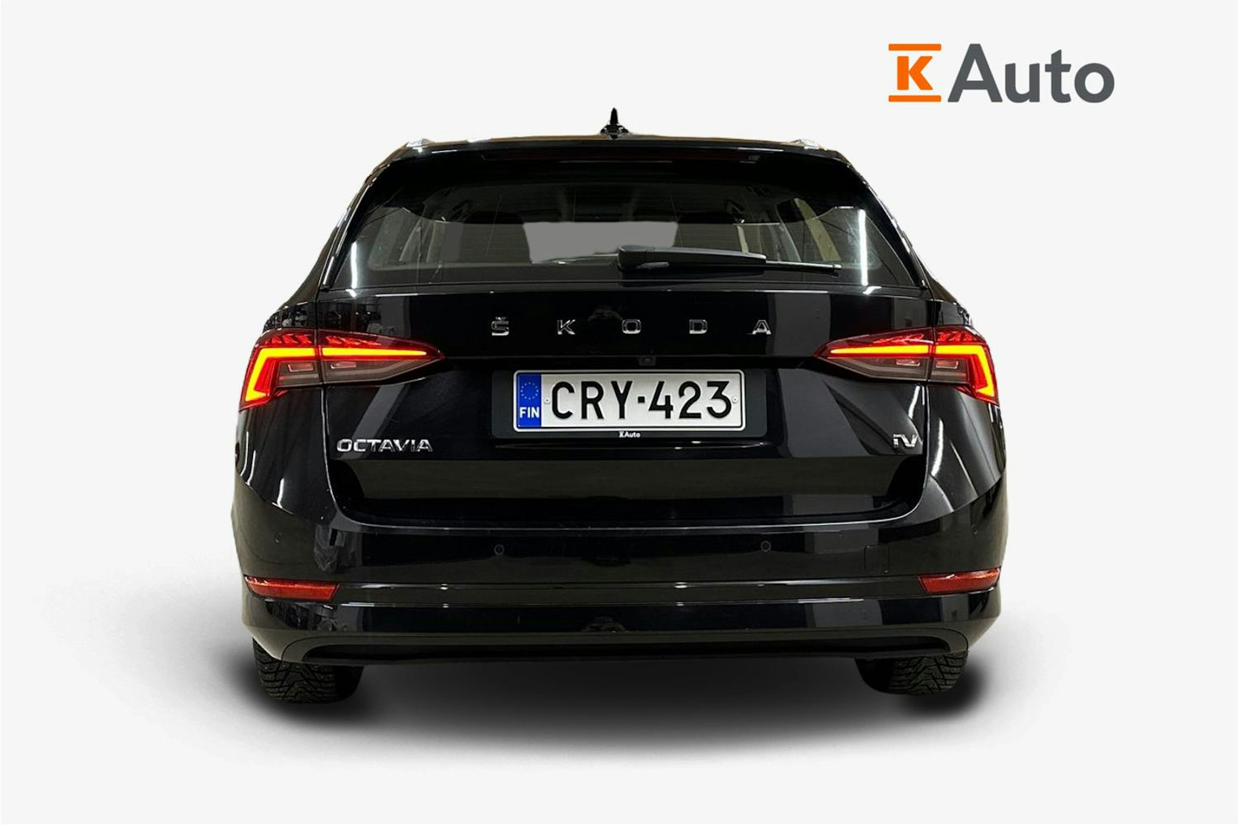 musta Skoda Octavia 2023 kuva 4.